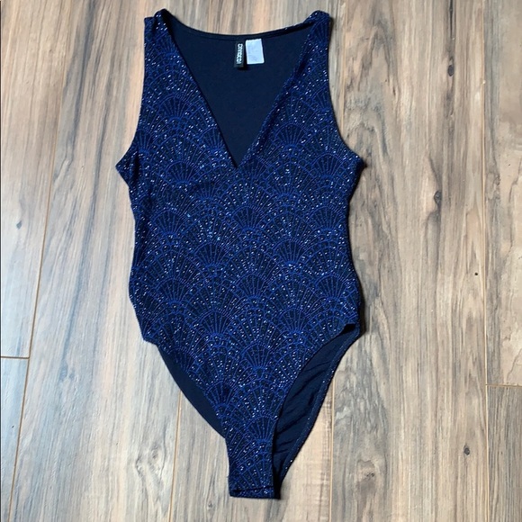 Sparkly Top - Picture 1 of 4